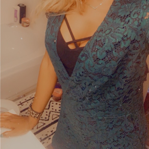 Chelsea28 lace Romper - Picture 5 of 5